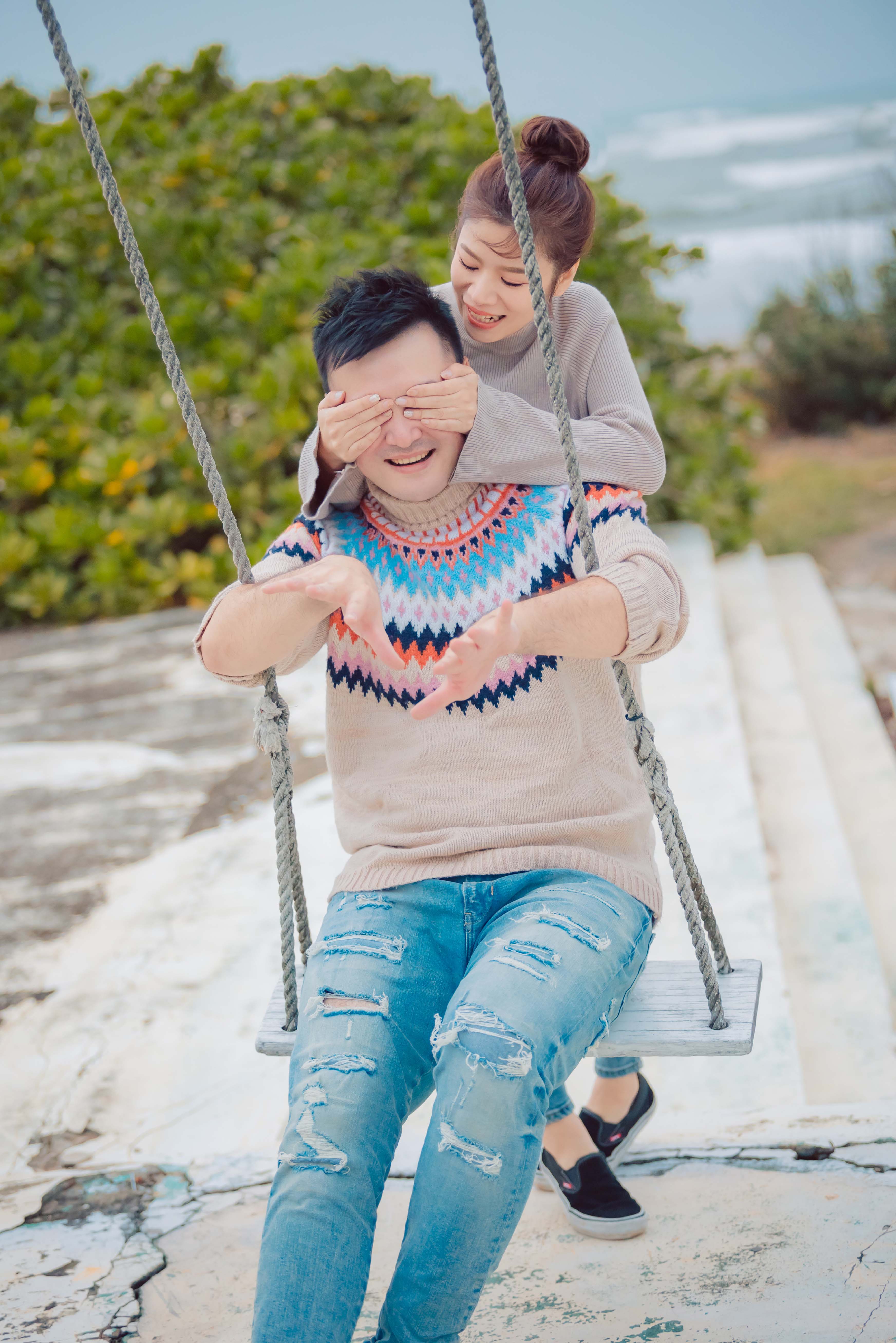 輕婚紗 首選唯你婚紗，台北婚紗 中最推薦的高質感 婚紗照，拍婚紗 優惠實在，給新人最幸福的 輕婚紗 體驗，客製化 婚紗攝影 包套，網路評價一致好評 婚紗價格 最透明的 婚紗攝影 團隊，實現您夢幻婚禮就在唯你 婚紗攝影。