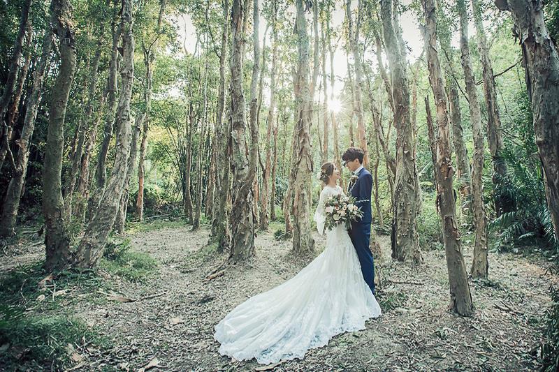 輕婚紗 首選唯你婚紗，台北婚紗 中最推薦的高質感 婚紗照，拍婚紗 優惠實在，給新人最幸福的 輕婚紗 體驗，客製化 婚紗攝影 包套，網路評價一致好評 婚紗價格 最透明的 婚紗攝影 團隊，實現您夢幻婚禮就在唯你 婚紗攝影。