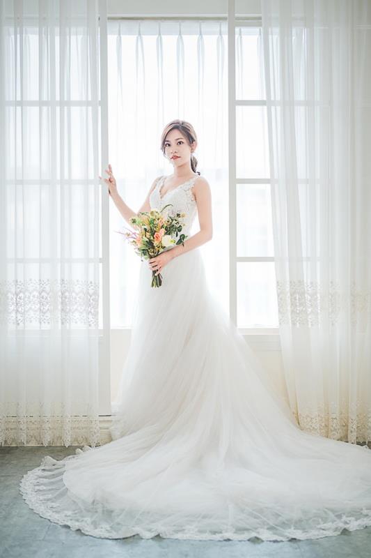 婚紗推薦 首選唯你 婚紗攝影，台北婚紗 中最推薦的高質感 婚紗照，拍婚紗 優惠實在，給新人最幸福的 婚紗攝影 體驗，客製化 婚紗照 包套，網路評價一致好評 婚紗價格 最透明的 婚紗攝影 團隊，實現您夢幻婚禮就在唯你 婚紗攝影。
