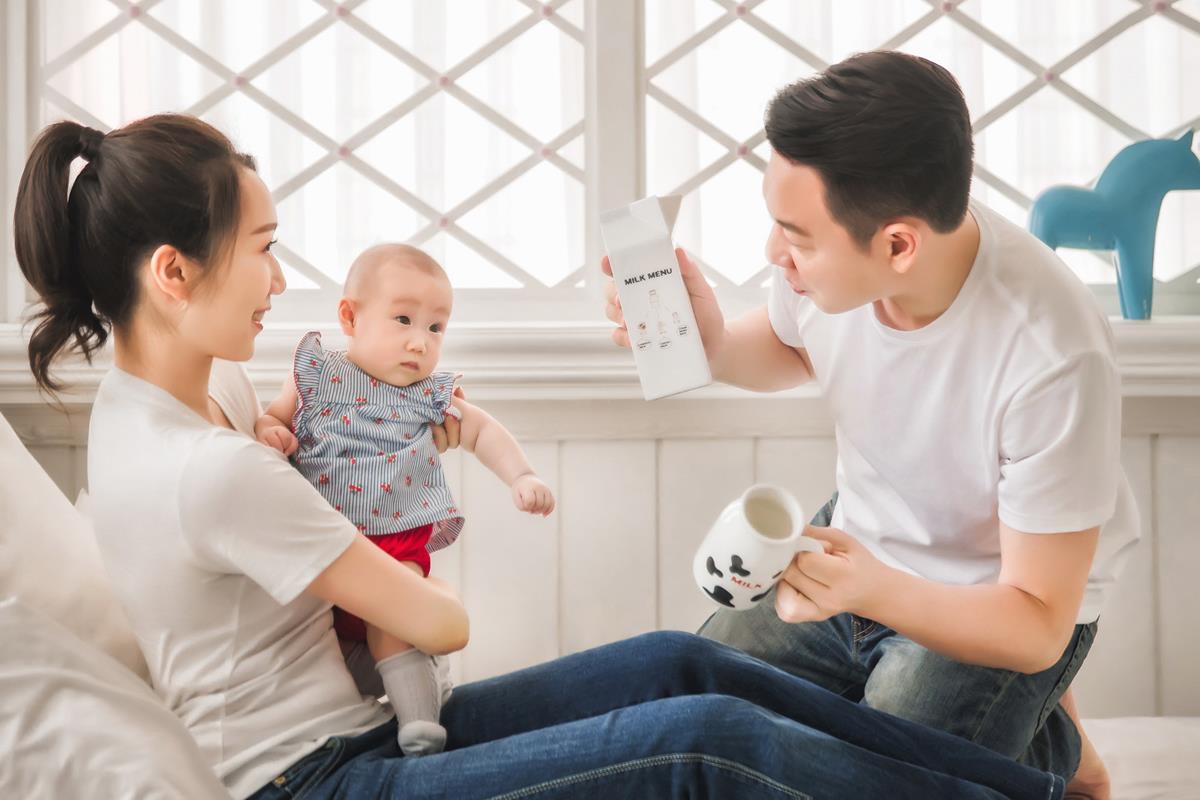 輕婚紗 首選唯你婚紗，台北婚紗 中最推薦的高質感 婚紗照，拍婚紗 優惠實在，給新人最幸福的 輕婚紗 體驗，客製化 婚紗攝影 包套，網路評價一致好評 婚紗價格 最透明的 婚紗攝影 團隊，實現您夢幻婚禮就在唯你 婚紗攝影。