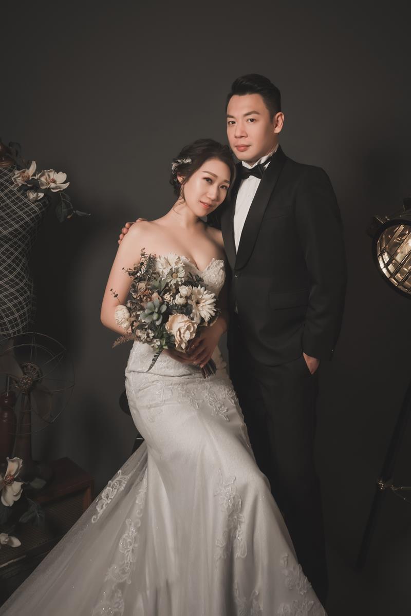 婚紗推薦 首選唯你 婚紗攝影，台北婚紗 中最推薦的高質感 婚紗照，拍婚紗 優惠實在，給新人最幸福的 婚紗攝影 體驗，客製化 婚紗照 包套，網路評價一致好評 婚紗價格 最透明的 婚紗攝影 團隊，實現您夢幻婚禮就在唯你 婚紗攝影。