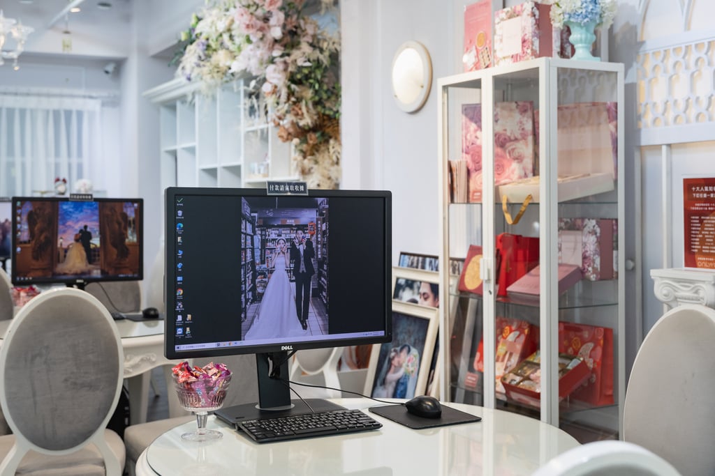 原來選婚紗也能像挑時裝一樣輕鬆自在愉快、挑到欲罷不能！