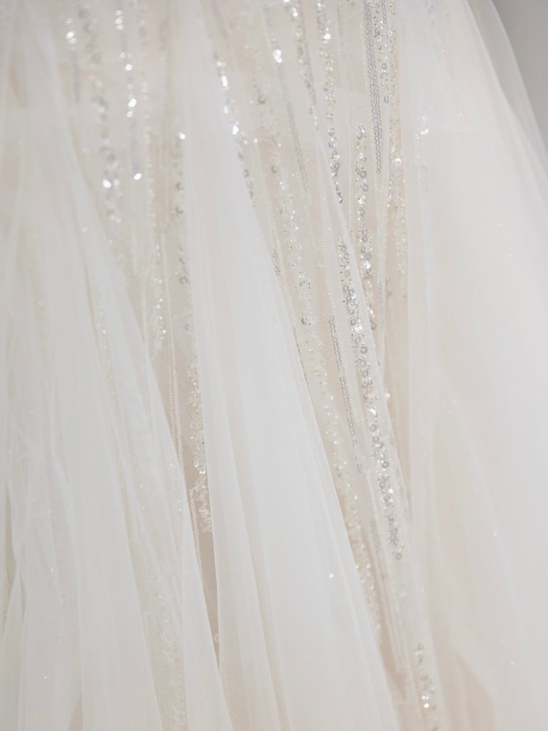 原來選婚紗也能像挑時裝一樣輕鬆自在愉快、挑到欲罷不能！