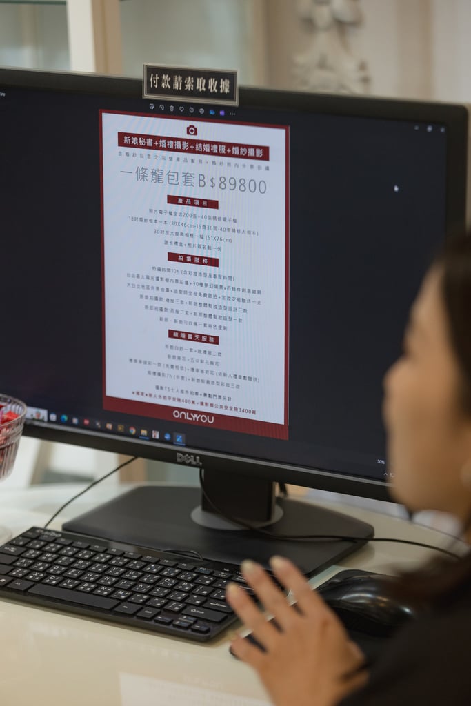 原來選婚紗也能像挑時裝一樣輕鬆自在愉快、挑到欲罷不能！