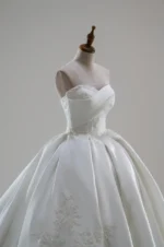 雪域沉語白紗禮服