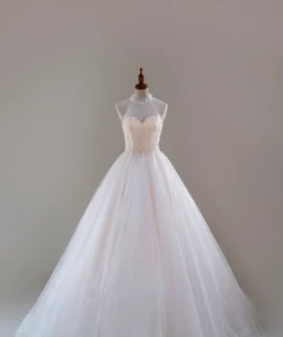 玻璃穹頂白紗禮服