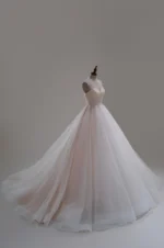 玻璃穹頂白紗禮服