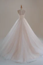 玻璃穹頂白紗禮服