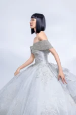 銀燼孤星白紗禮服
