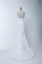 反光靜默白紗禮服