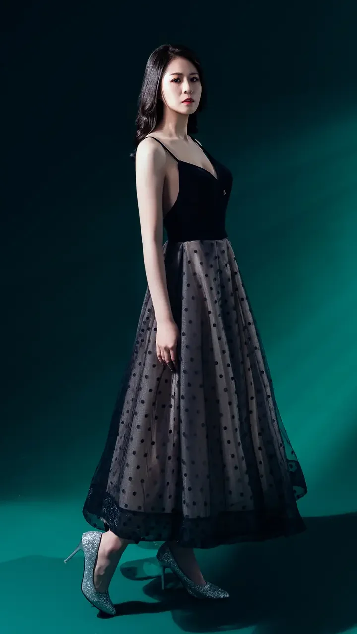 靛影投映晚宴禮服