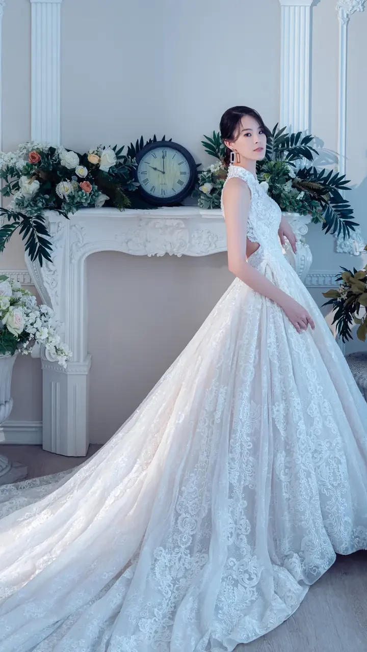 寂羽交頸白紗禮服