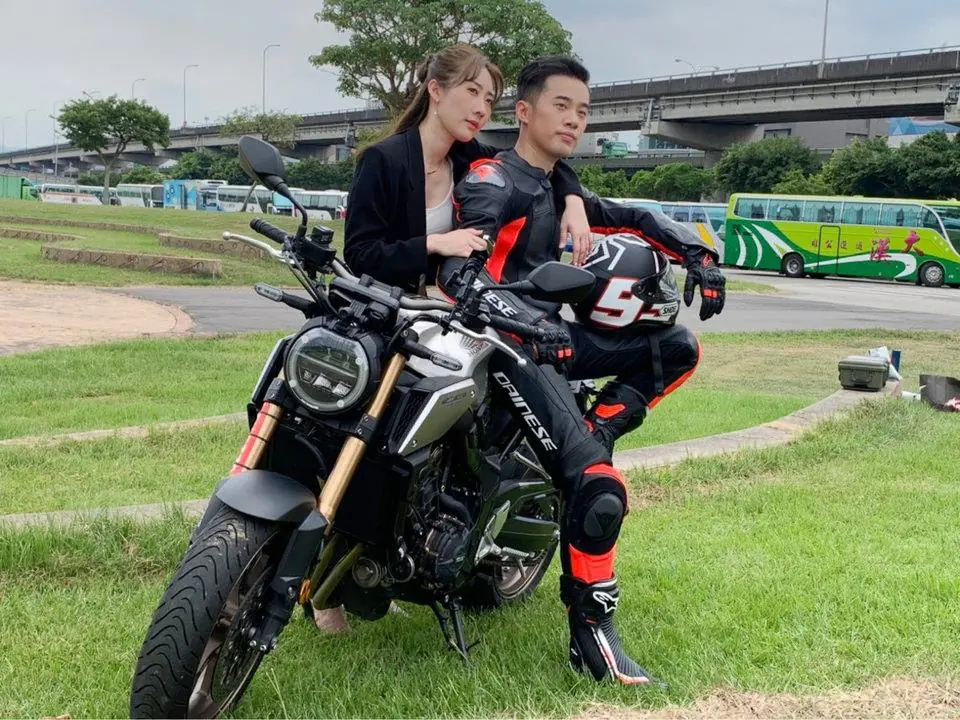 很棒的婚紗團隊 唯你婚紗