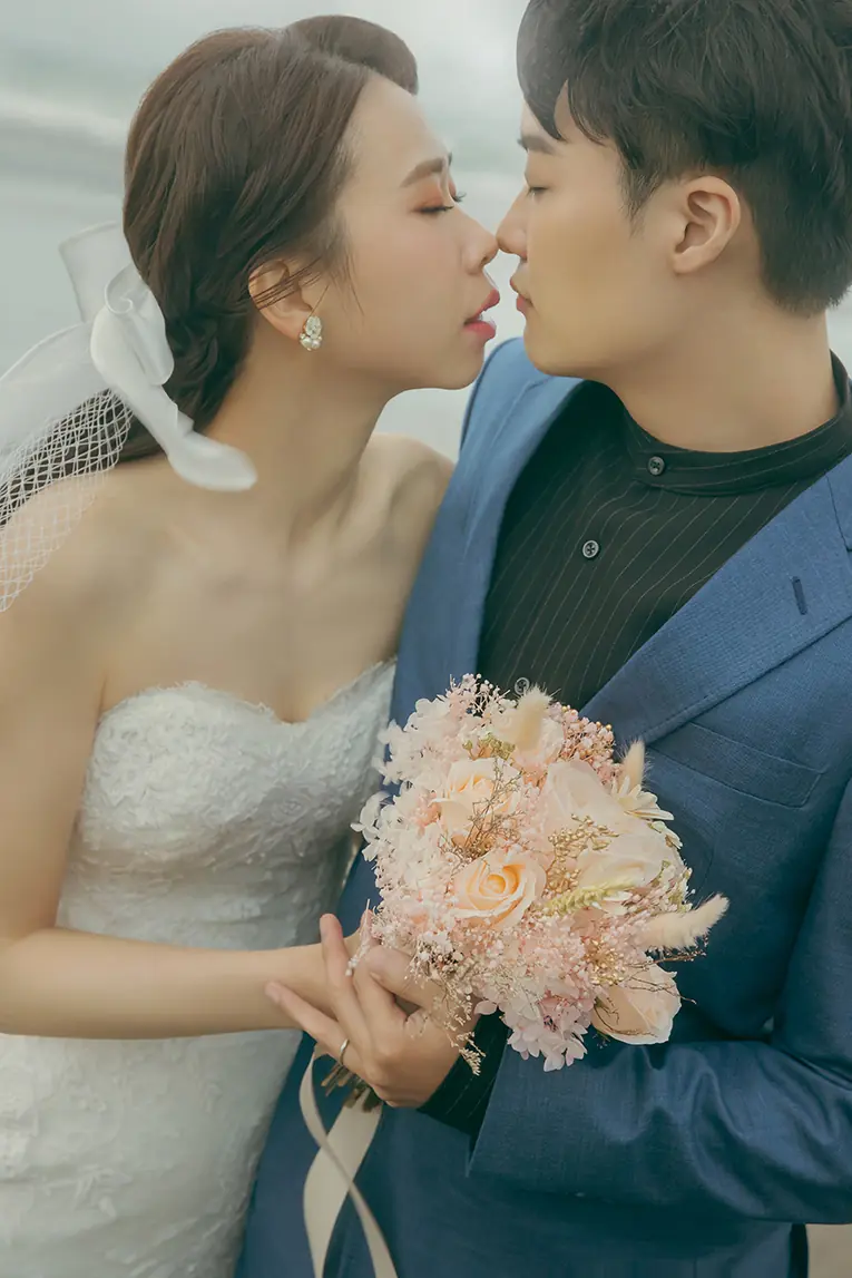 第一次試穿上婚紗的感動和快樂