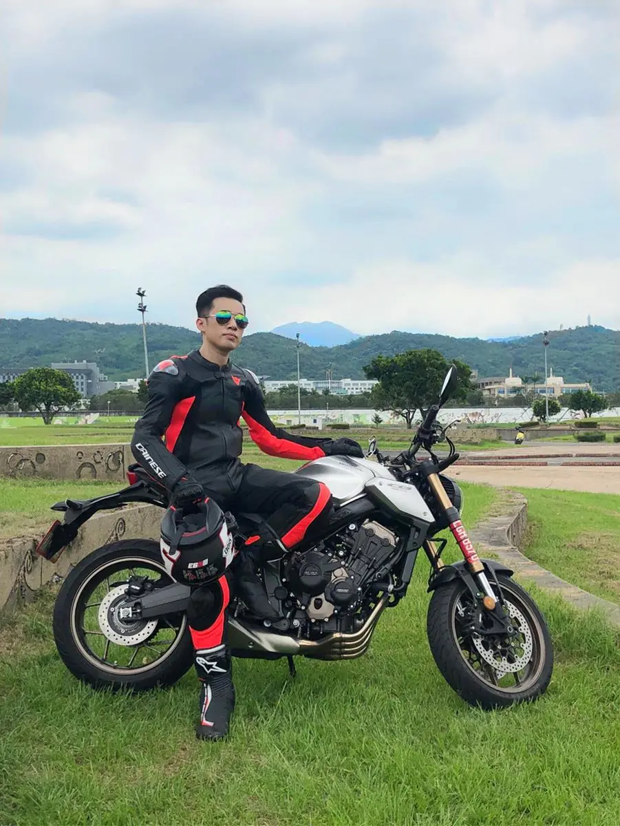 很棒的婚紗團隊 唯你婚紗