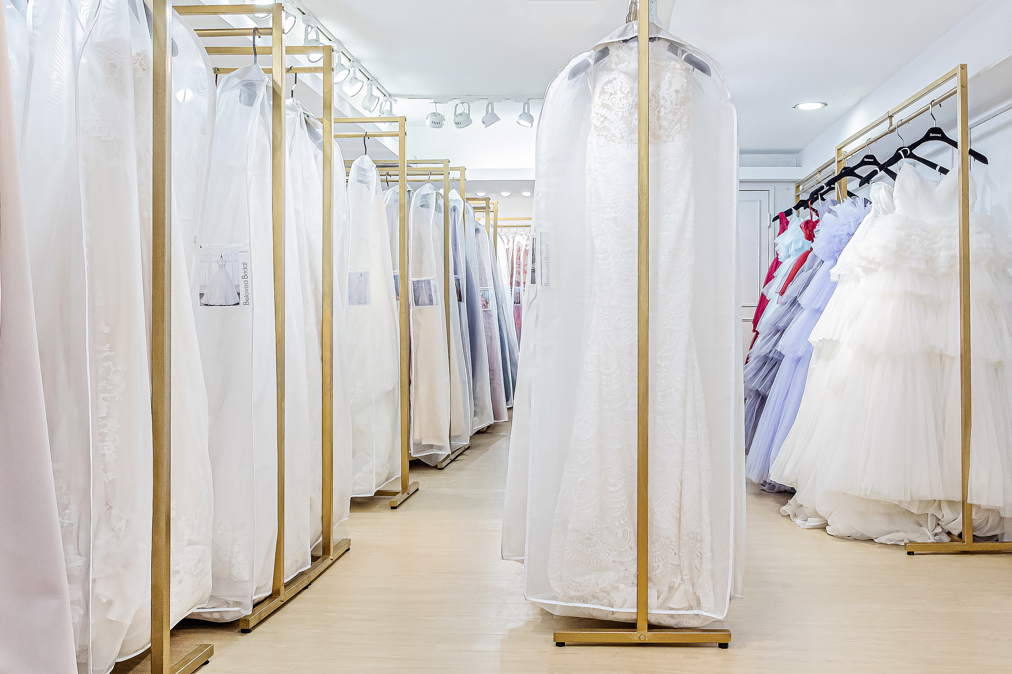 【 租借禮服流程全解析｜第一次挑選禮服的新娘完整指南 】