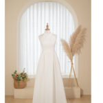 極簡高領輕婚紗